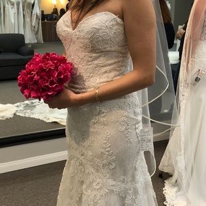BRAND NEW, unaltered Maggie Sottero wedding gown
